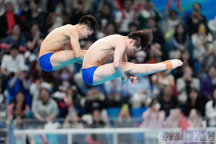 程子龙携手朱子锋勇夺男子双人10米台金牌 程子龙携手朱子锋勇夺男子双人10米台金牌